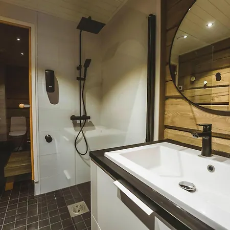 Invisible Forest & Adults Only 5*