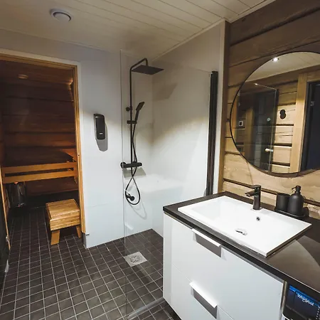 Invisible Forest & Adults Only فندق