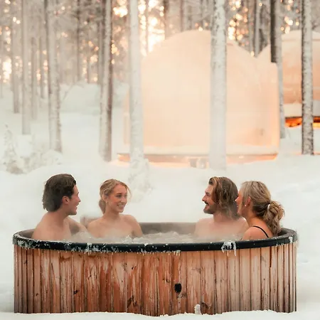 Invisible Forest & Adults Only Szálloda 5*