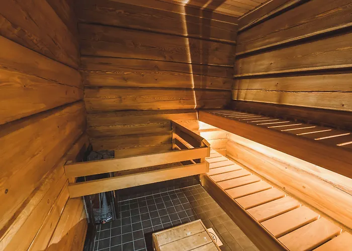 Invisible Forest & Adults Only 5*